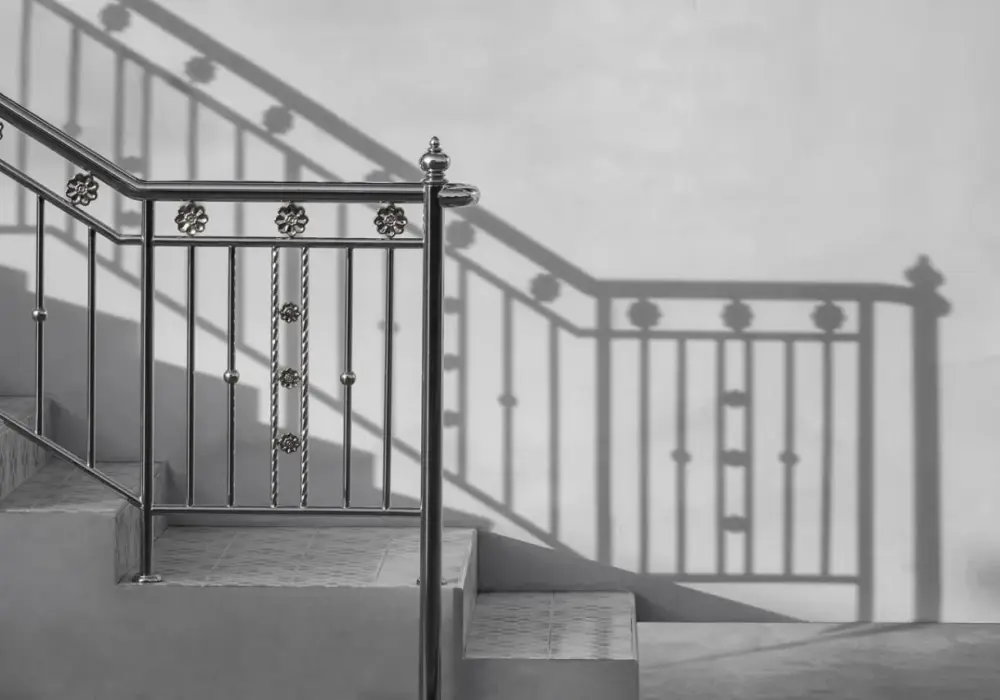 Jak zmierzyć wysokość balustrady schodowej - uniknij błędów i zagrożeń